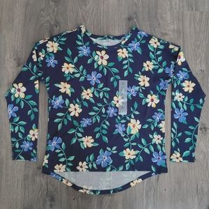 Floral tee.